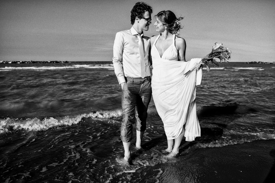 IL matrimonio in spiaggia e a Petritoli di Biene e Schaf